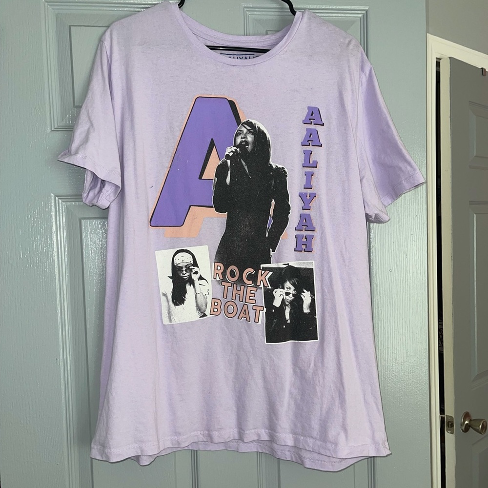 Aaliyah graphic tee